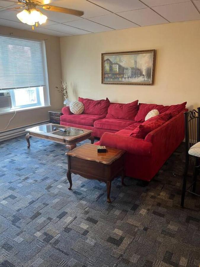 Spacious Near Guthrie Packer Apartment