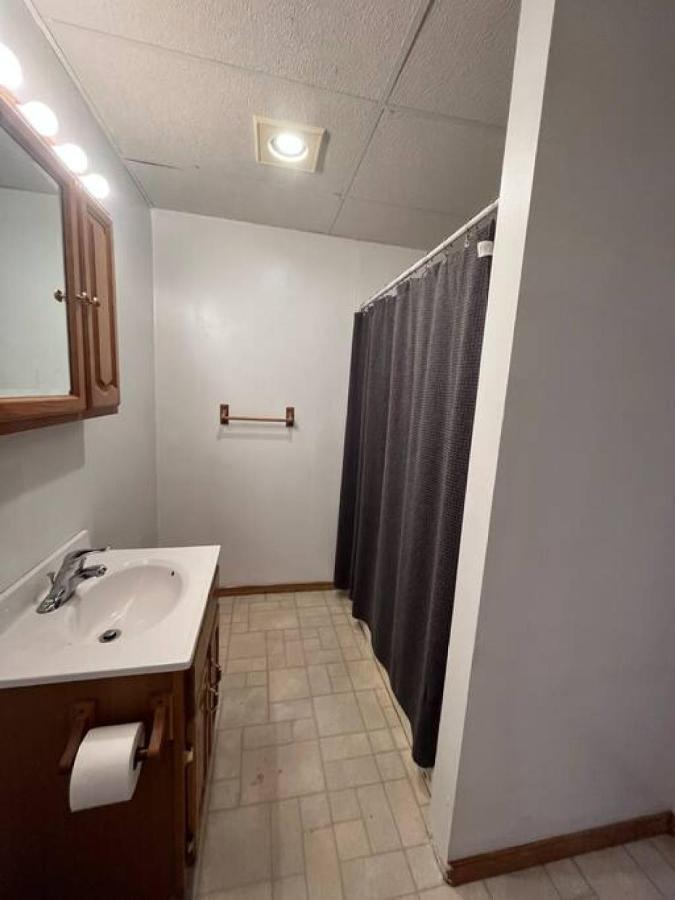 Spacious Near Guthrie Packer Apartment *